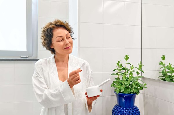 Quali sono i segnali che il mio gatto sta bevendo abbastanza acqua?
