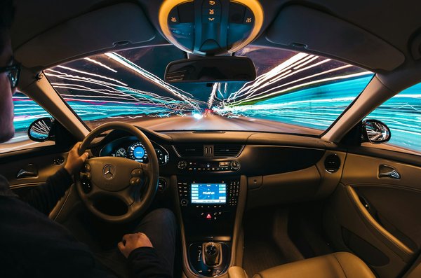Qual è il metodo più accurato per testare l'efficacia dell'airbag in un'auto usata?